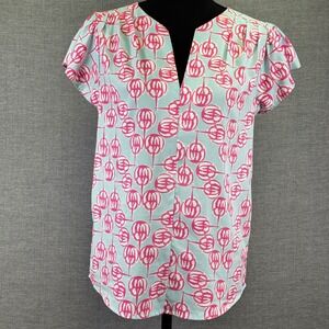 Buckhead Betties Horseshoe Crab Print Top Short Sleeve VNeck Blouse‎